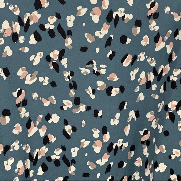 Collective Concepts Blue Floral V Neck Blouse Cottage Extra Small XS - Picture 5 of 8